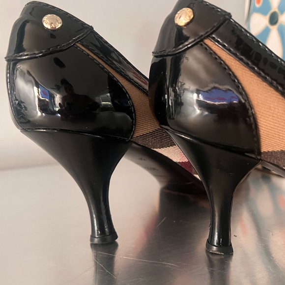 Burberry high heels 👠 - Picture 3 of 7